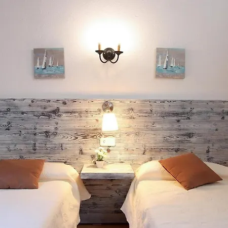 Vakantiehuis Quiet And Wooded Area Of The Mallorcan Countryside By Renthousing *