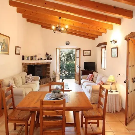 Quiet And Wooded Area Of The Mallorcan Countryside By Renthousing Vakantiehuis Pollença